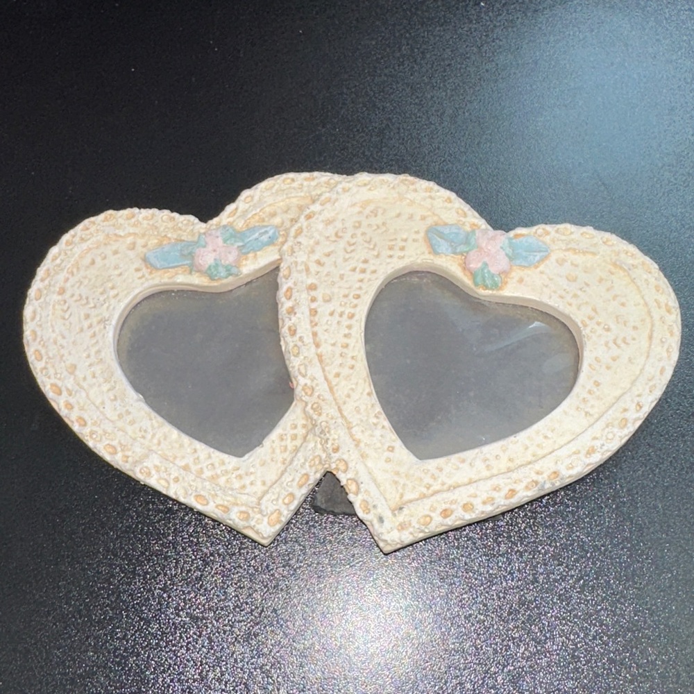 Vintage Double Heart Picture Frame Lace Pattern